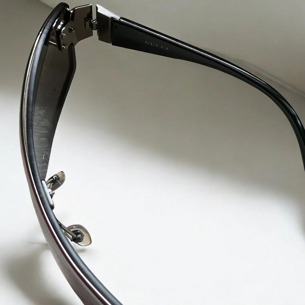 AUTHENTIC GUCCI UNISEX SUNGLASSES 🕶️ - Picture 6 of 8